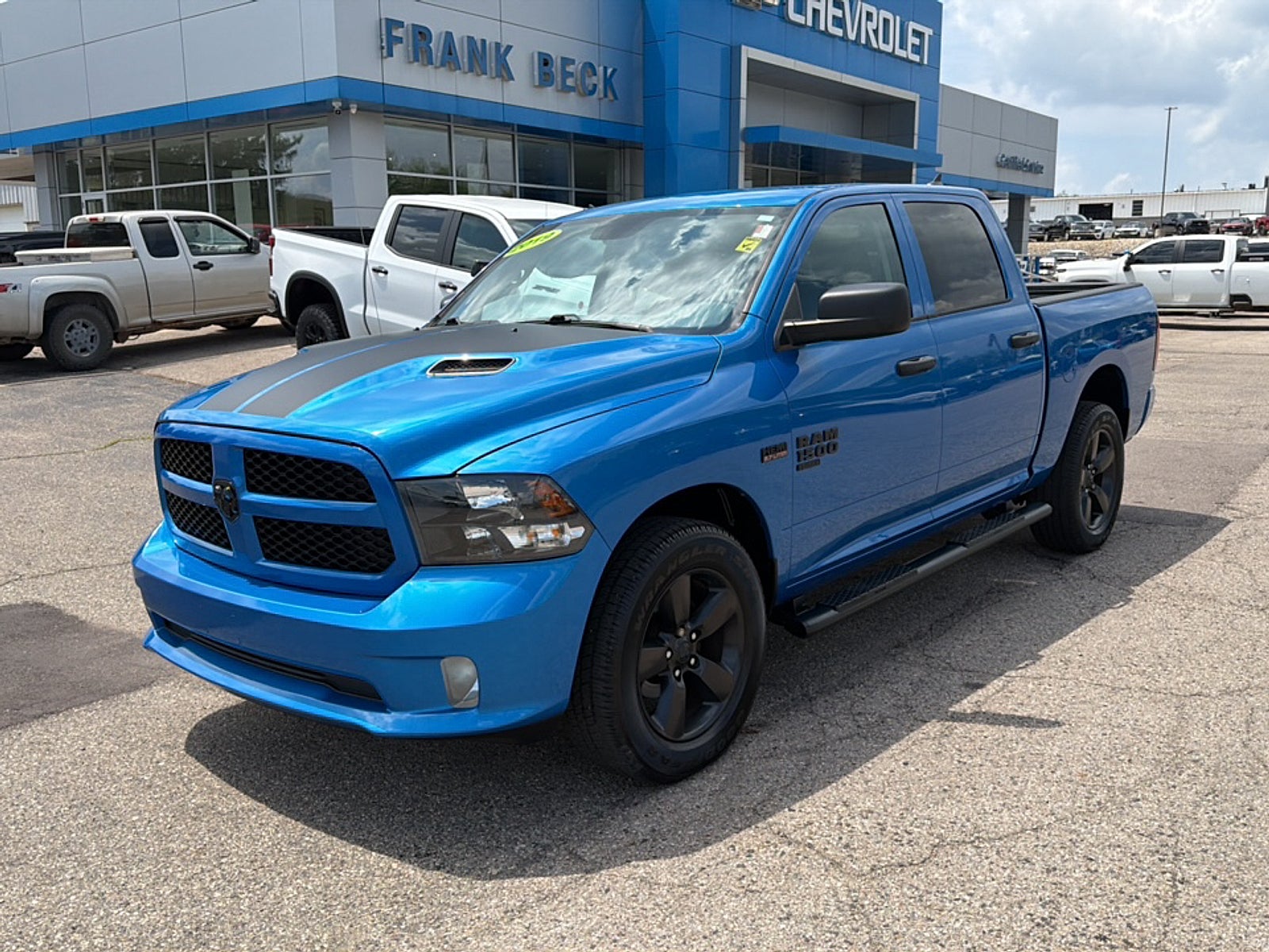 2019 RAM 1500 Classic Express Crew Cab 4x4 5'7's photo