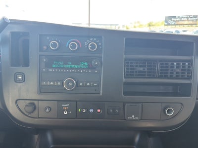 2025 GMC Savana Passenger LT