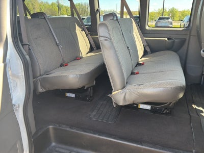 2025 GMC Savana Passenger LT