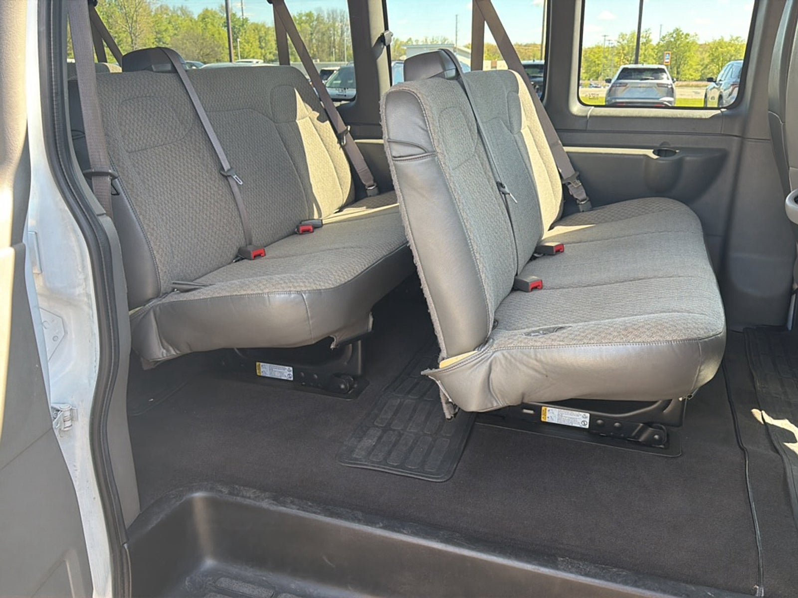2025 GMC Savana Passenger LT
