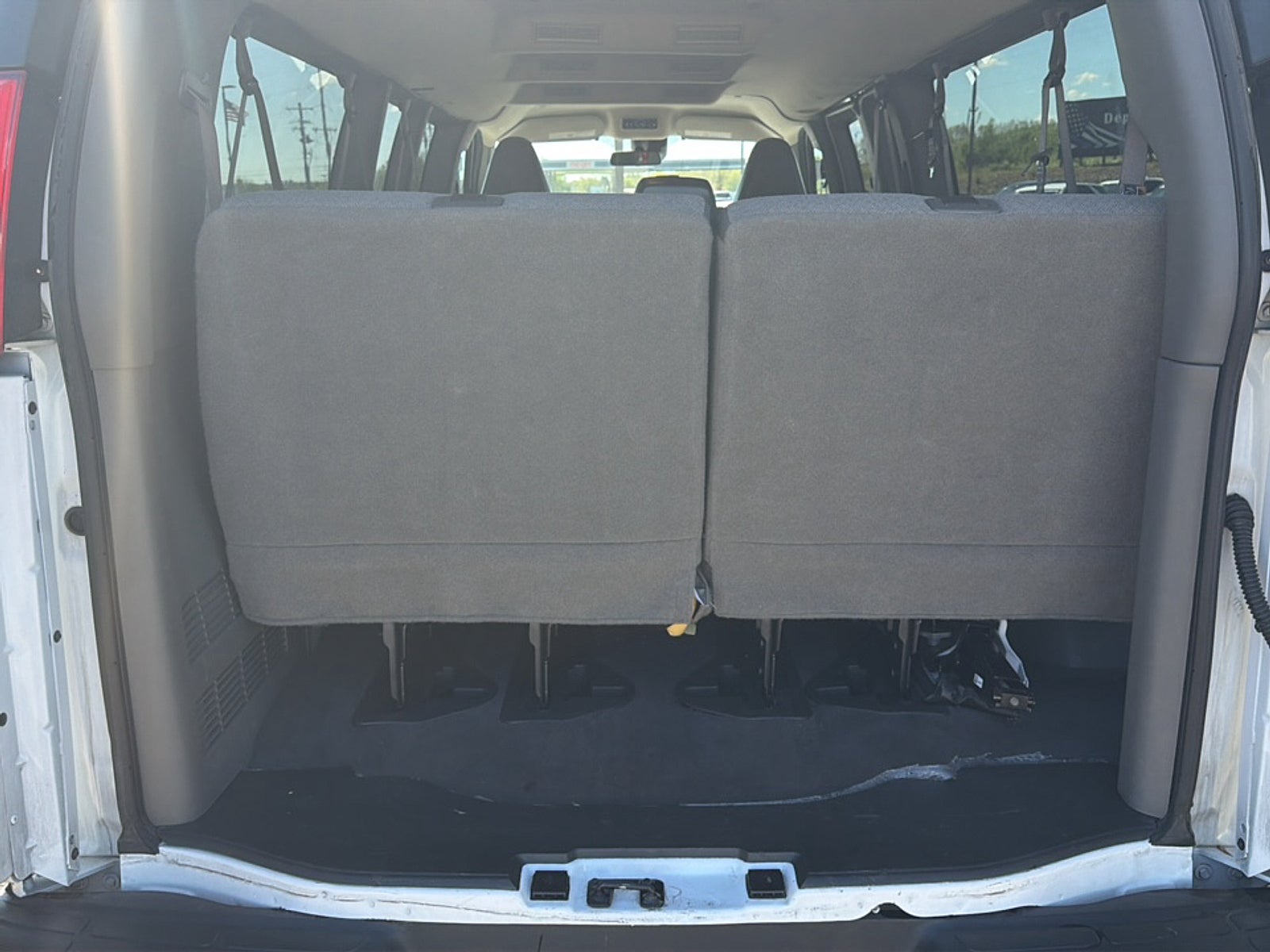 2025 GMC Savana Passenger LT