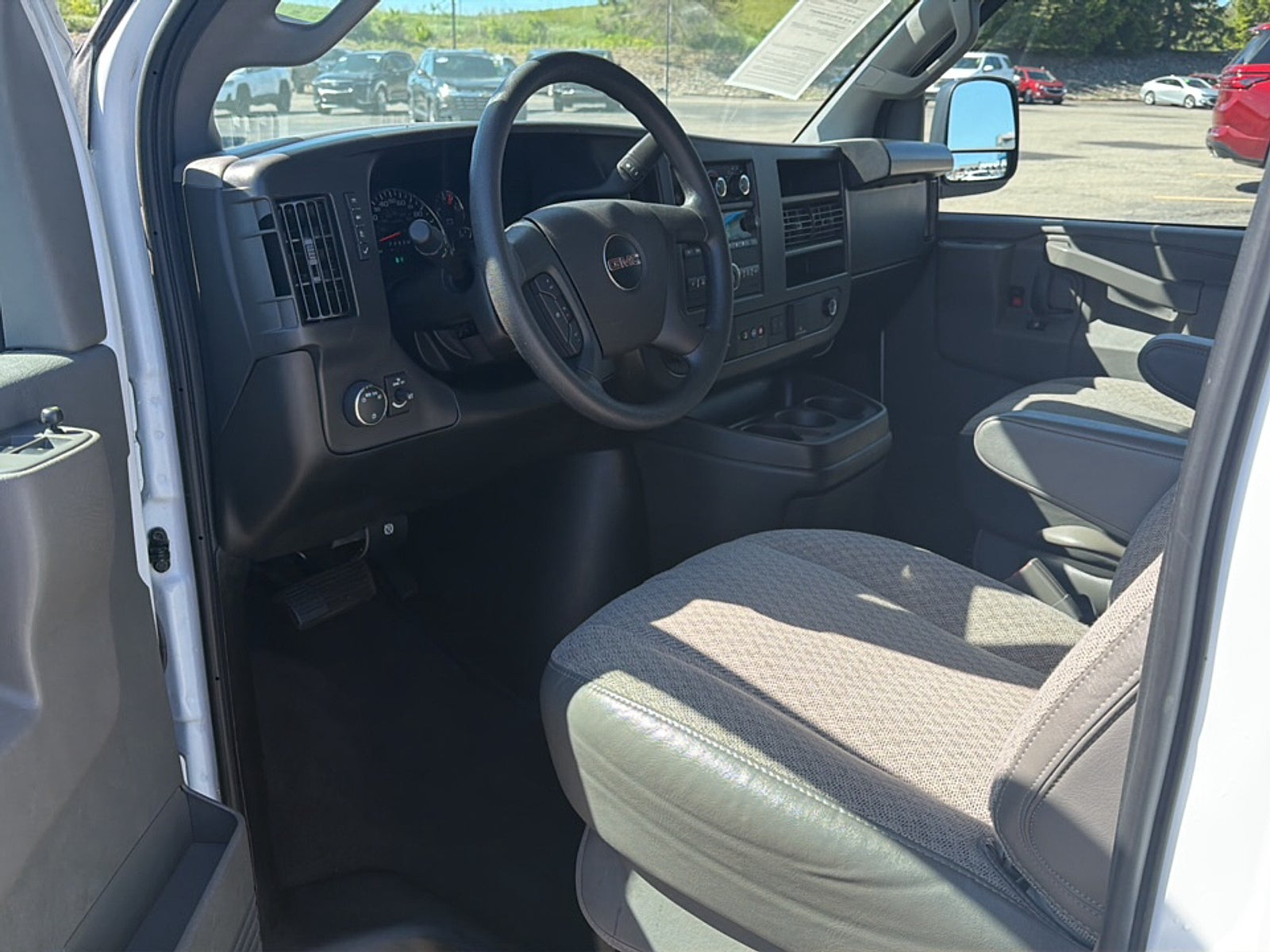 2025 GMC Savana Passenger LT