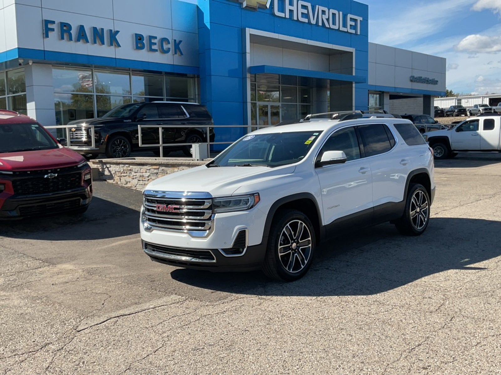 2023 GMC Acadia SLT