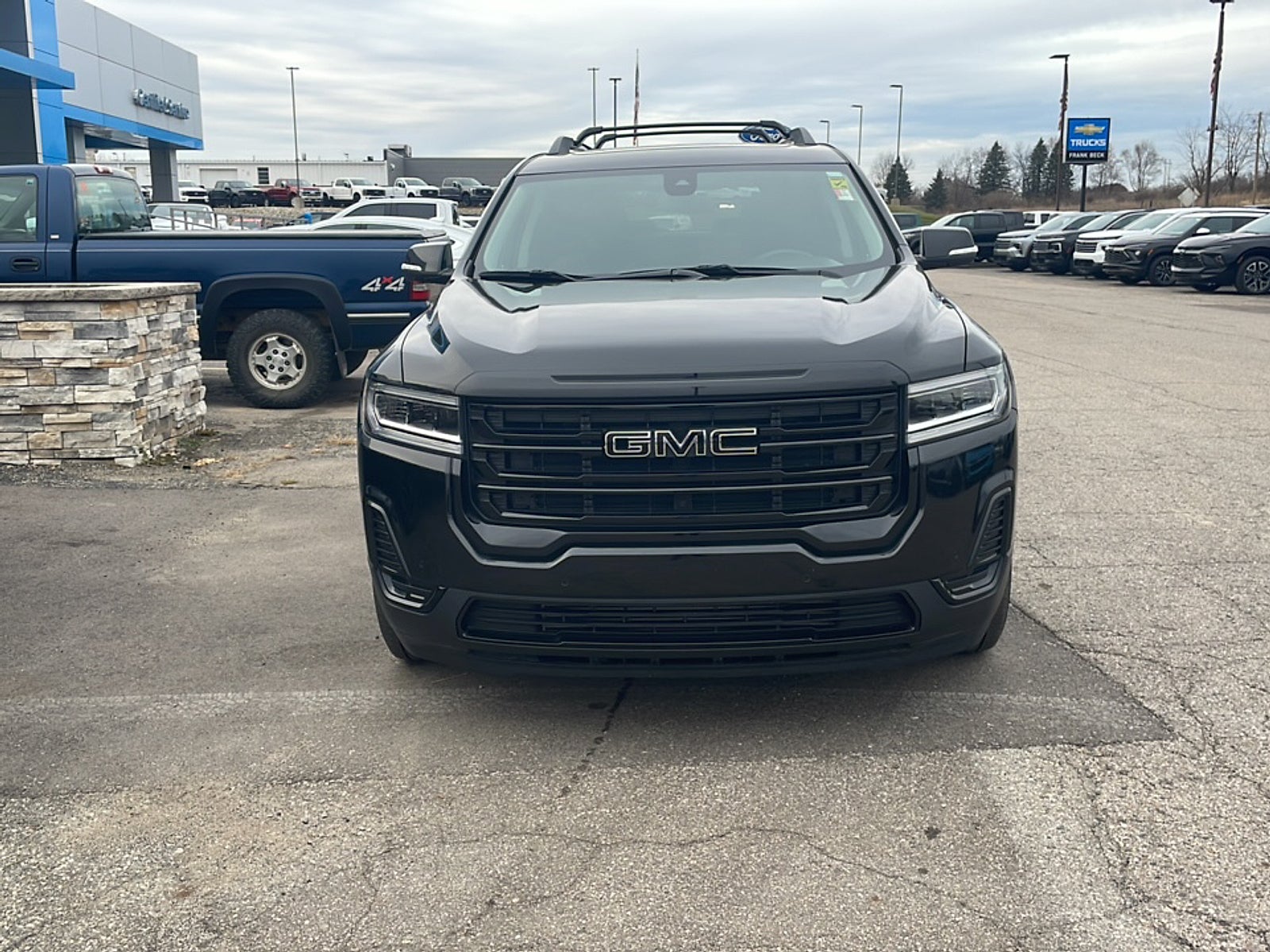 2023 GMC Acadia SLE