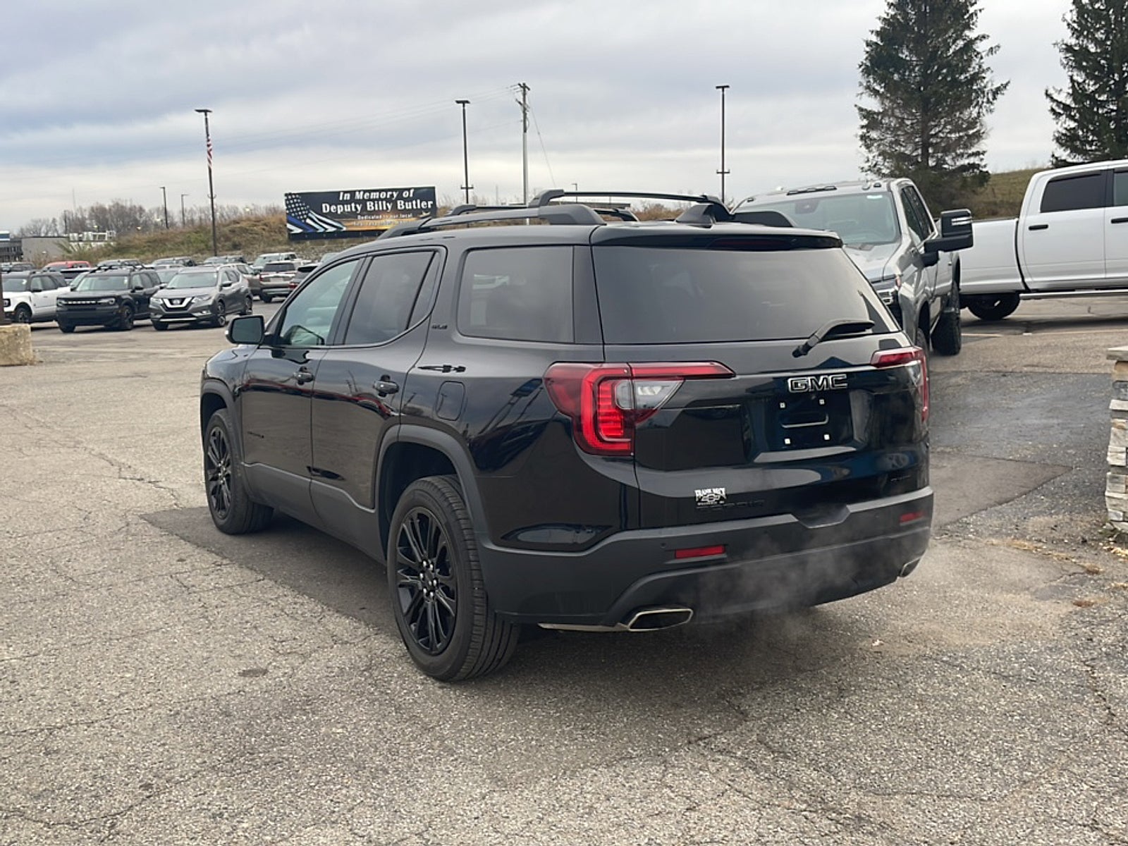 2023 GMC Acadia SLE