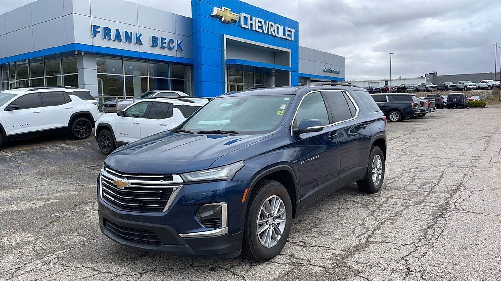 2022 Chevrolet Traverse LT Cloth