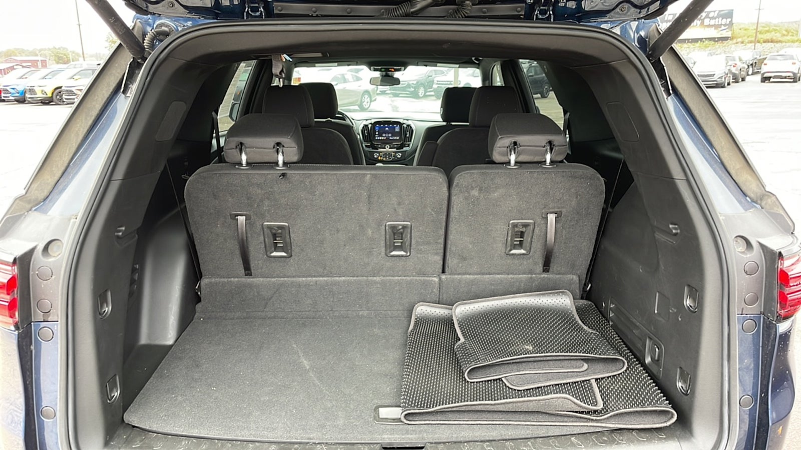 2022 Chevrolet Traverse LT Cloth