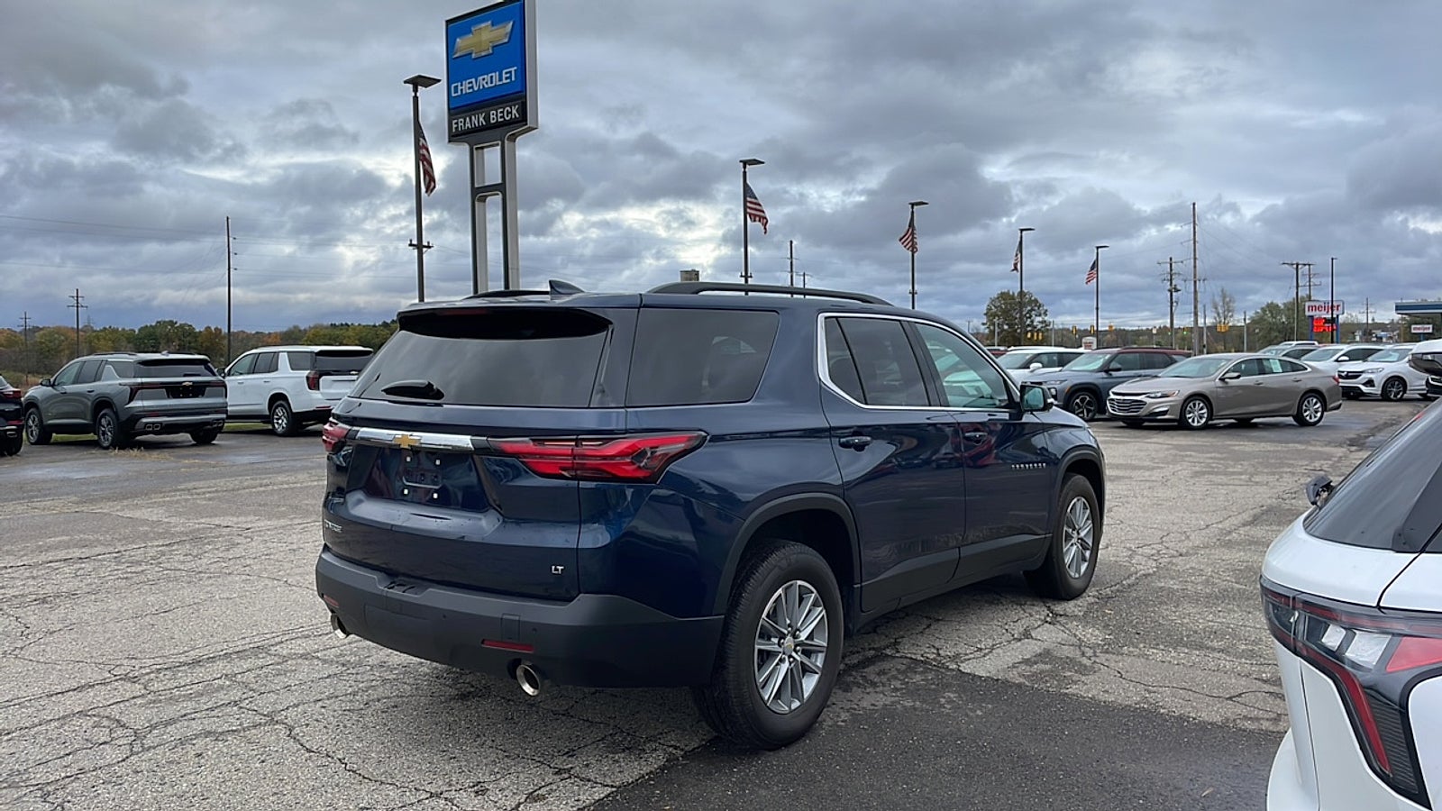 2022 Chevrolet Traverse LT Cloth
