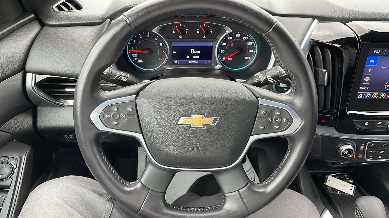 2022 Chevrolet Traverse LT Cloth