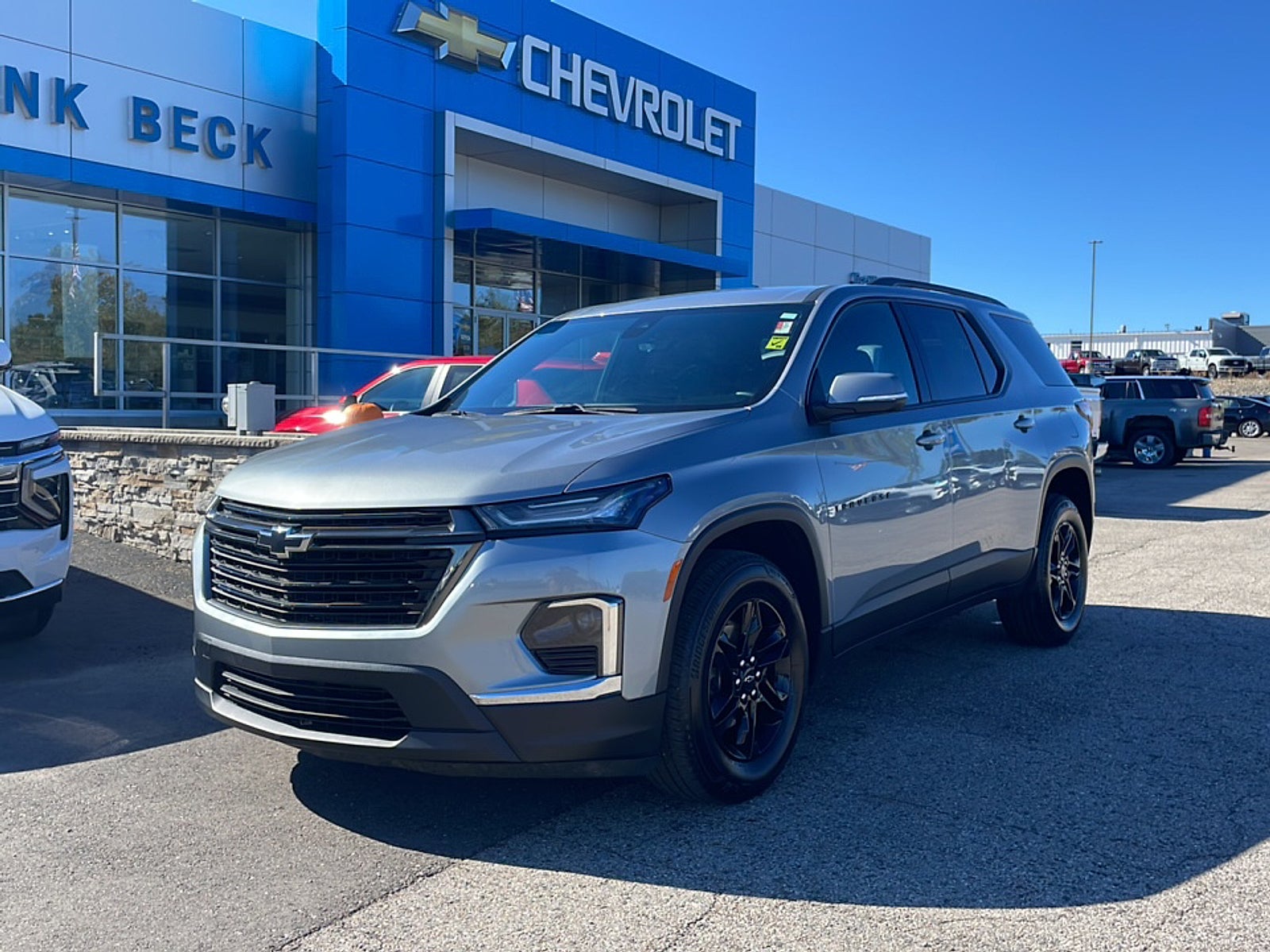 2023 Chevrolet Traverse LT Cloth