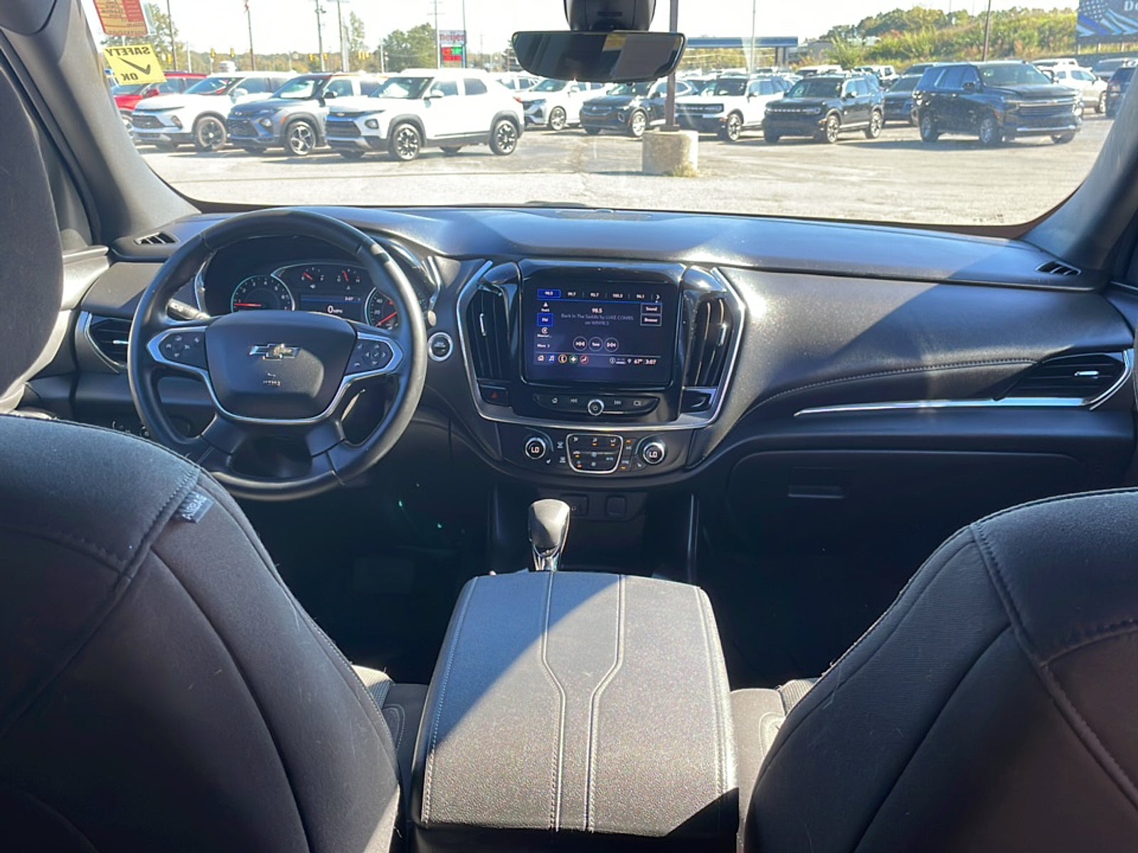 2023 Chevrolet Traverse LT Cloth