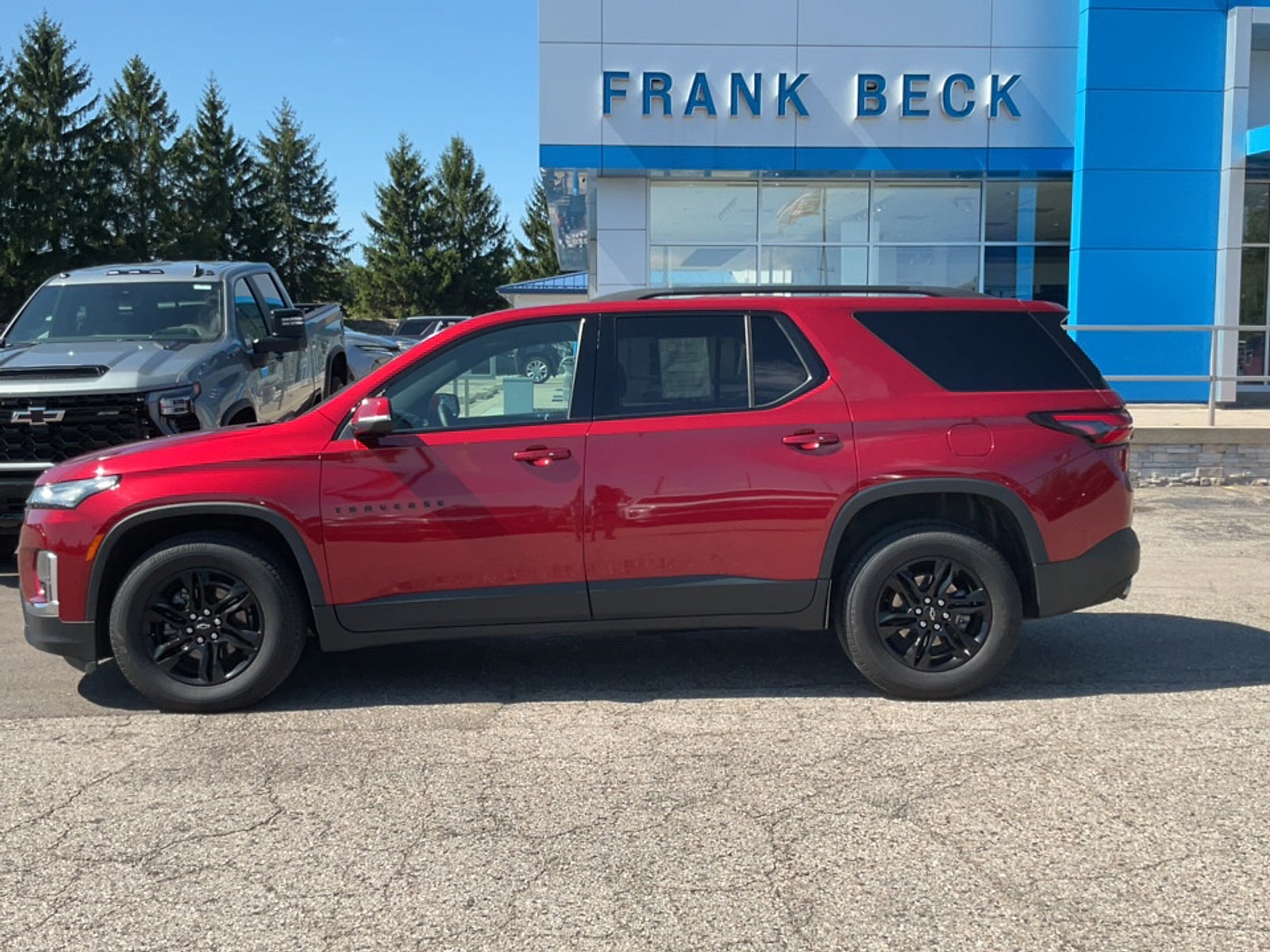 2023 Chevrolet Traverse LT Cloth