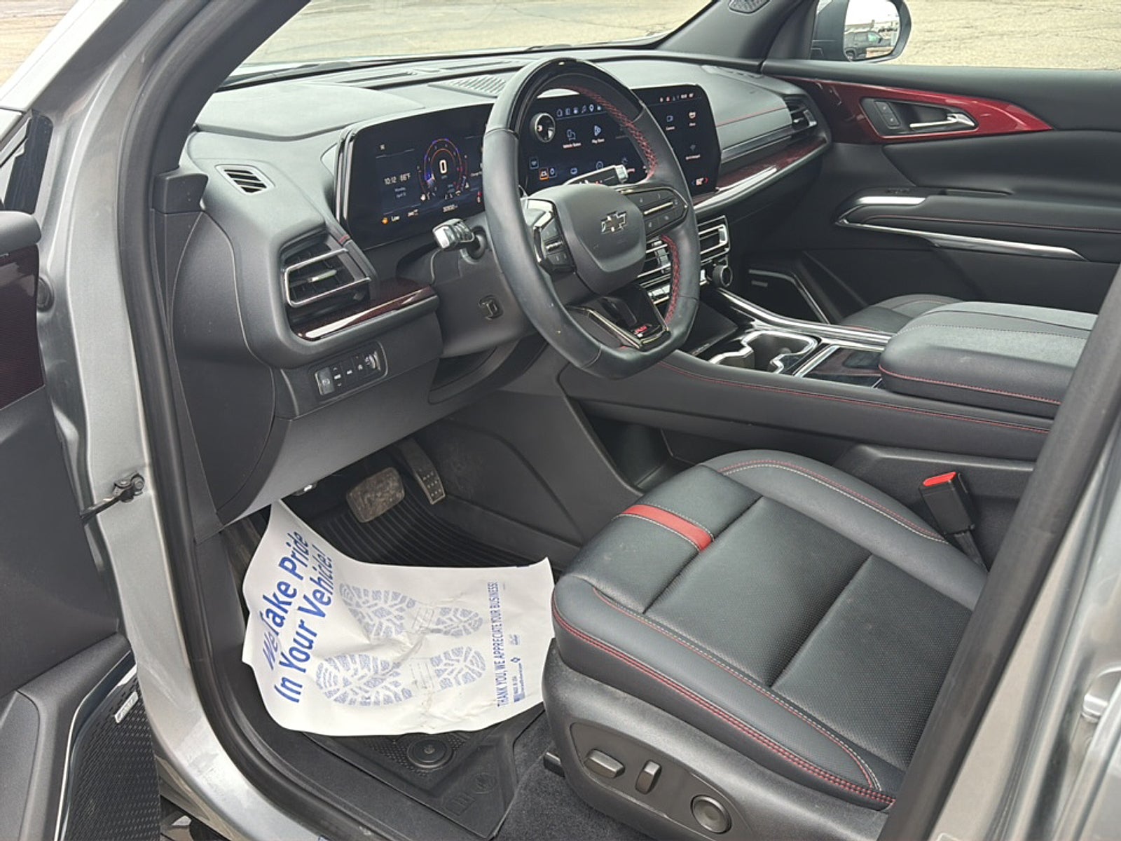 2025 Chevrolet Traverse RS