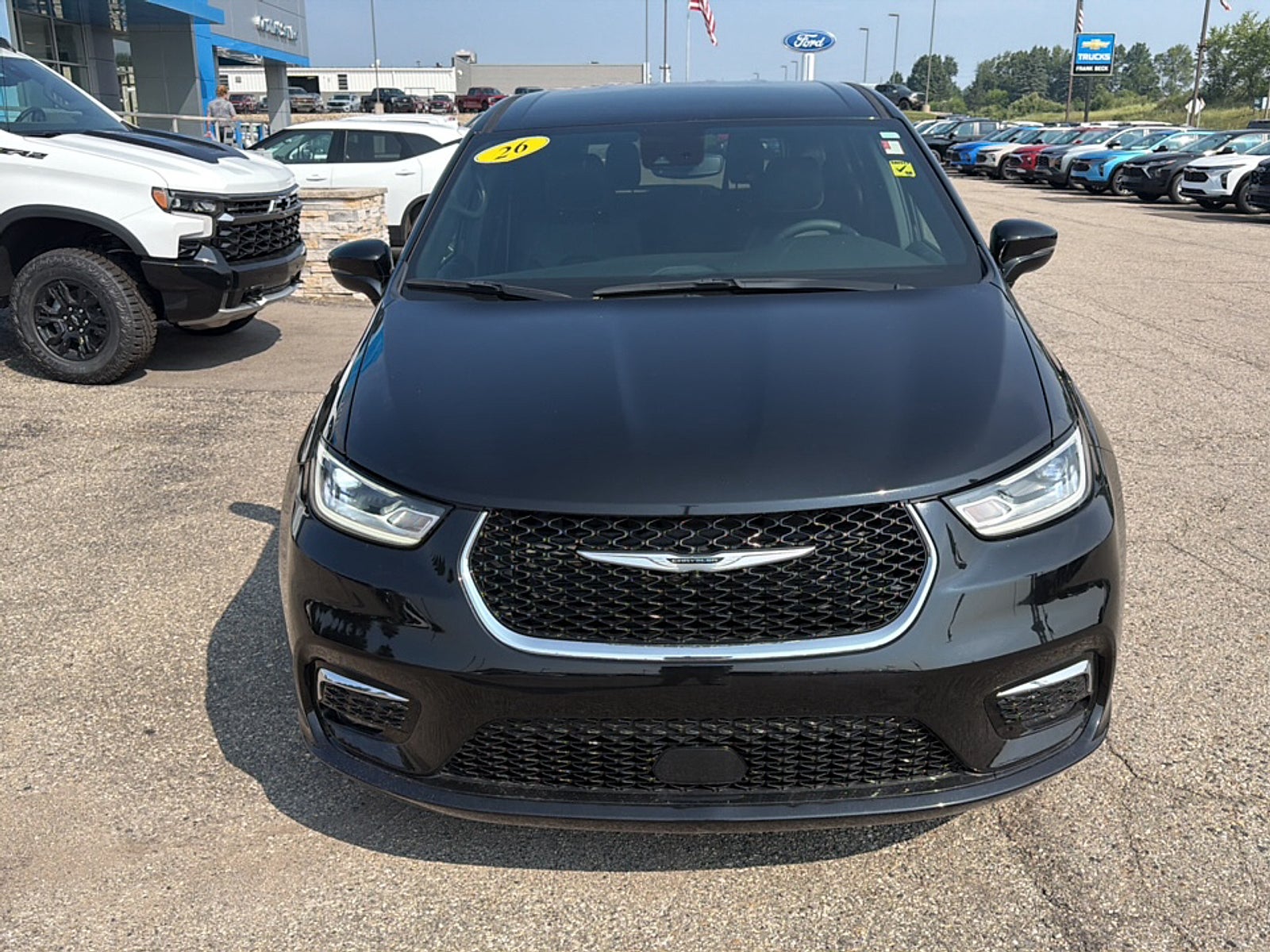 2026 Chrysler Pacifica Select