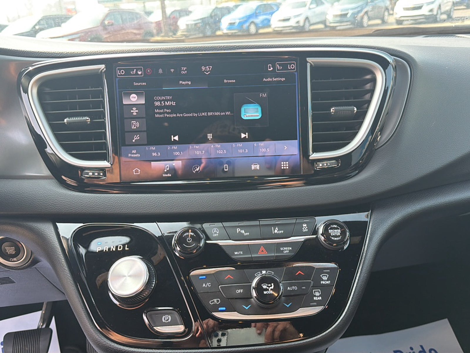 2025 Chrysler Pacifica Select