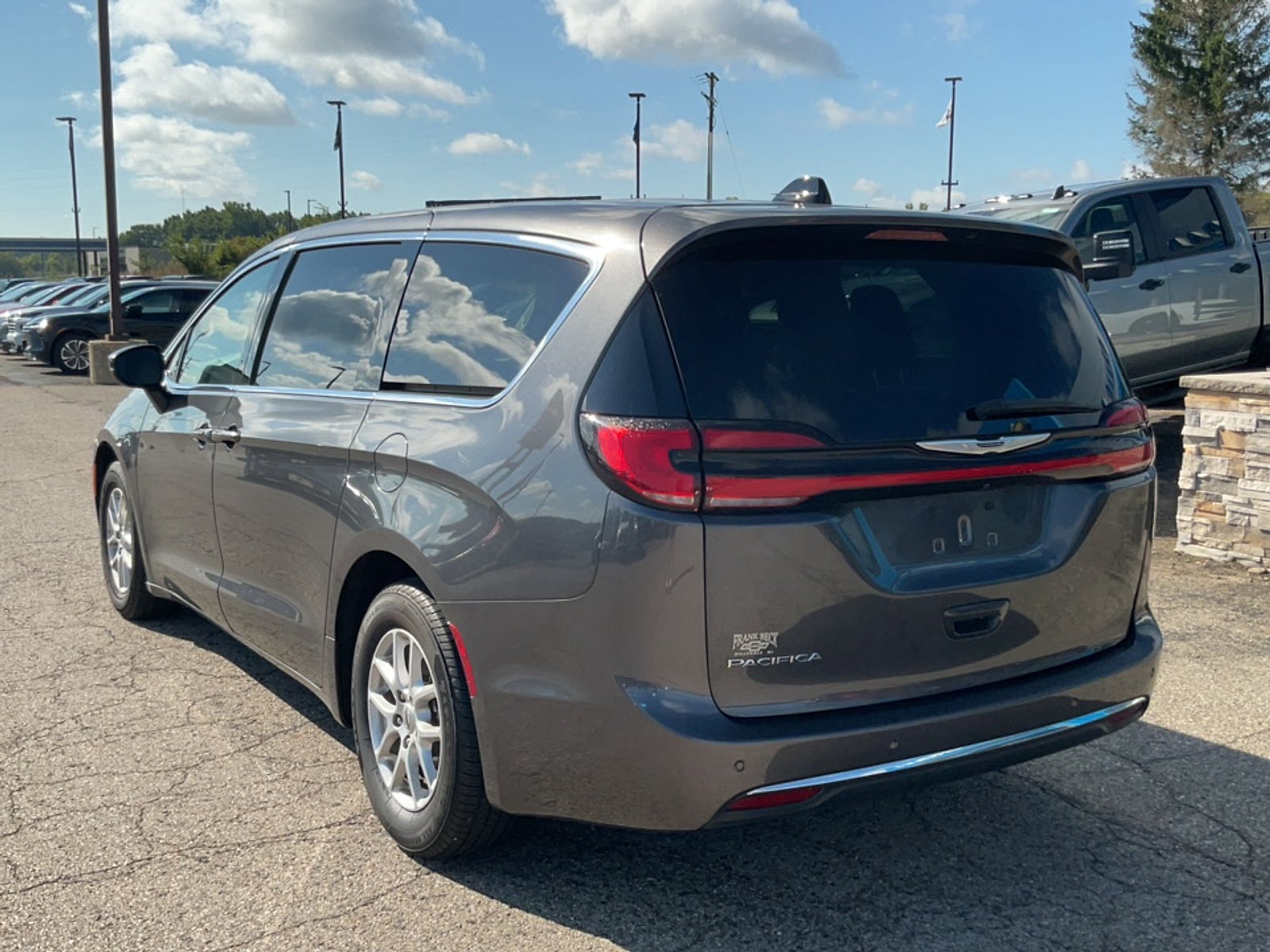 2023 Chrysler Pacifica Touring L