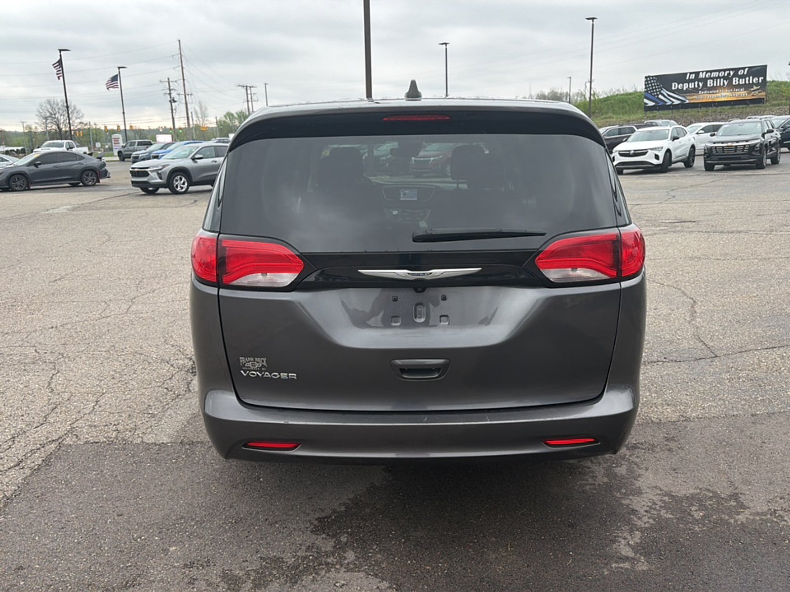 2023 Chrysler Voyager LX