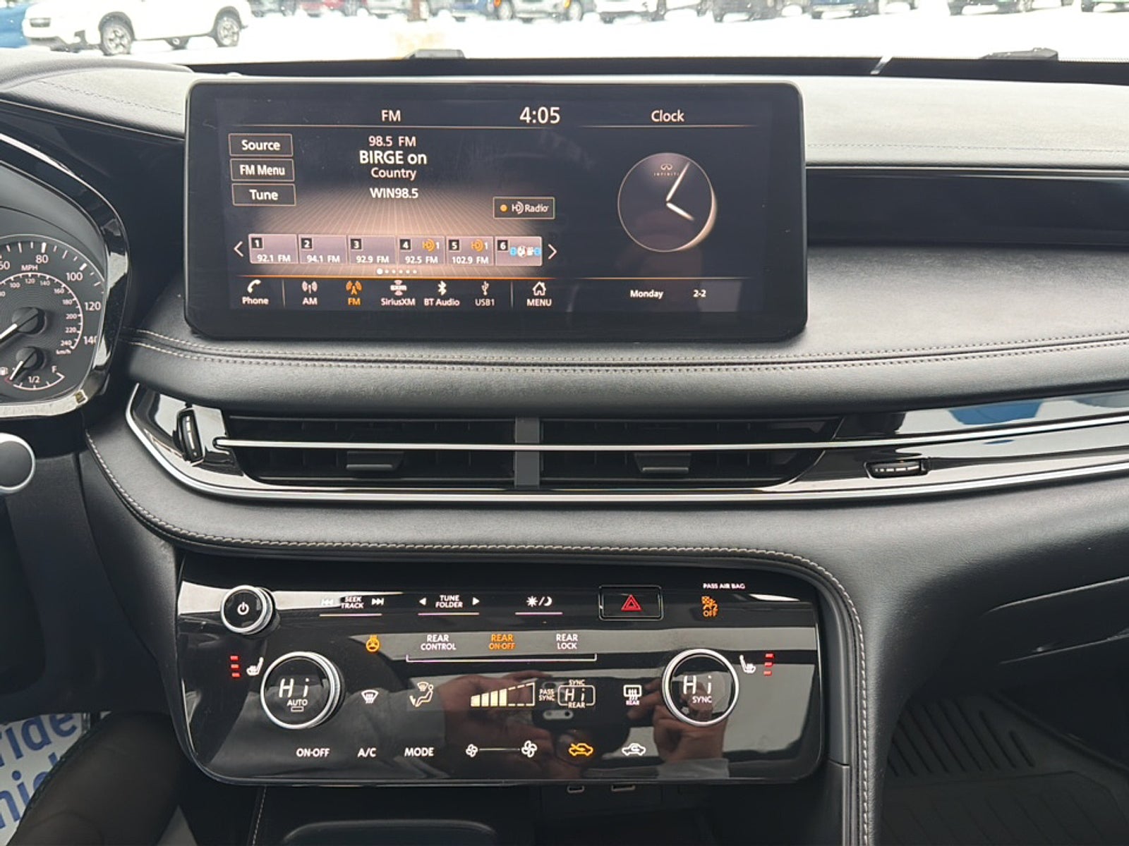 2023 INFINITI QX60 PURE